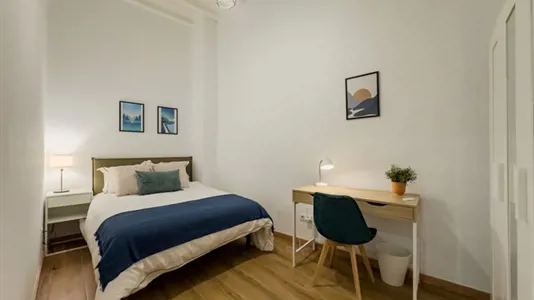 Rooms in Barcelona Ciutat Vella - photo 1