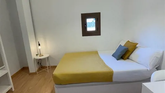 Rooms in Barcelona Ciutat Vella - photo 1