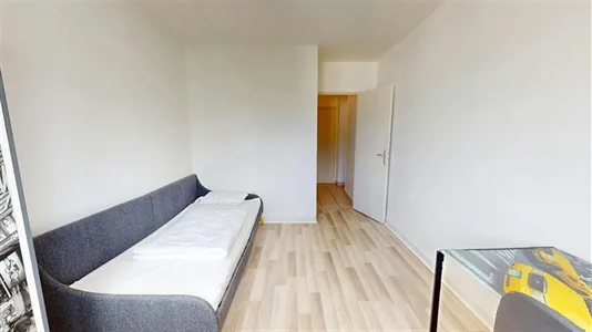 Rooms in Saint-Étienne - photo 2