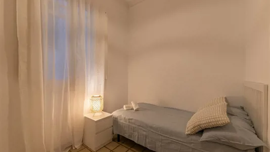 Rooms in Barcelona Ciutat Vella - photo 2