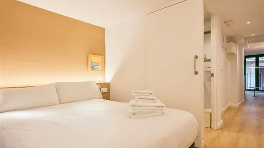 Apartments in Barcelona Ciutat Vella - photo 3