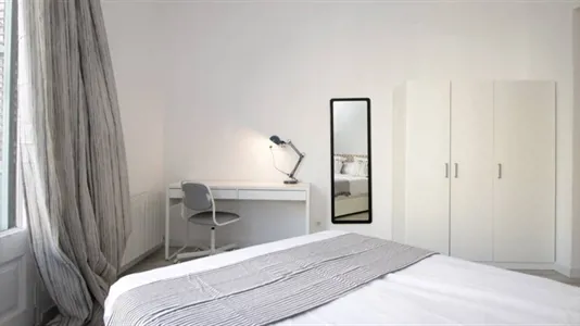 Rooms in Barcelona Eixample - photo 2