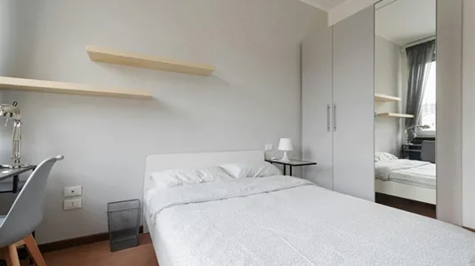 Rooms in Milano Zona 2 - Stazione Centrale, Gorla, Turro, Greco, Crescenzago - photo 3