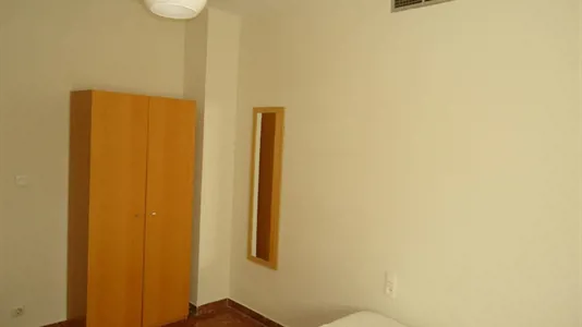 Rooms in Córdoba - photo 3