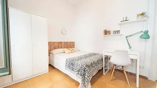 Rooms in Barcelona Ciutat Vella - photo 2