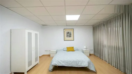 Rooms in Valencia Ciutat Vella - photo 1