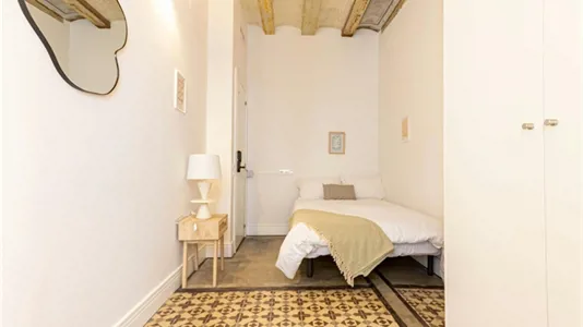 Rooms in Barcelona Ciutat Vella - photo 3