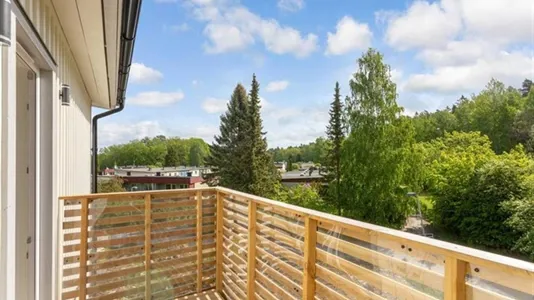 Houses in Botkyrka - photo 2