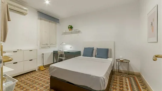 Rooms in Barcelona Eixample - photo 1