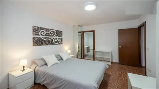 Rooms in la Fontsanta - photo 2