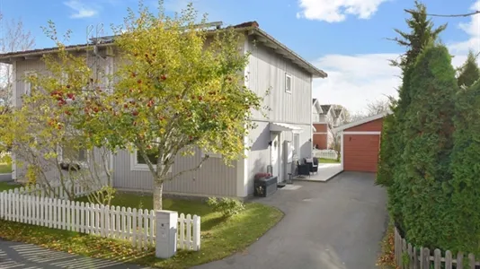 Houses in Järfälla - photo 1