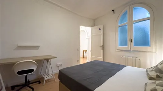 Rooms in Barcelona Ciutat Vella - photo 3