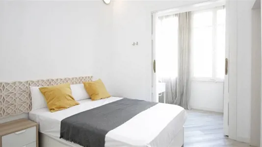 Rooms in Barcelona Eixample - photo 1