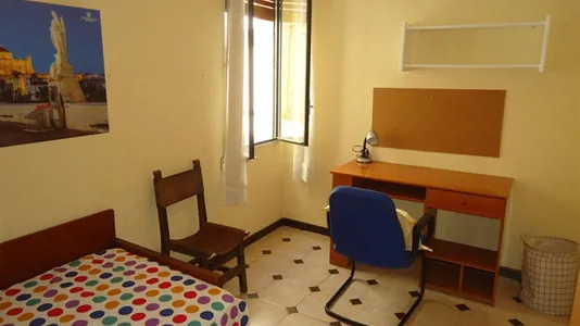 Rooms in Córdoba - photo 2