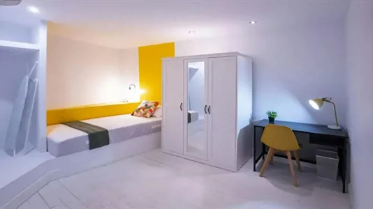 Rooms in Valencia Ciutat Vella - photo 2