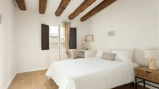 Rooms in Barcelona Ciutat Vella - photo 1