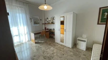 Room for rent in Scandicci, Toscana