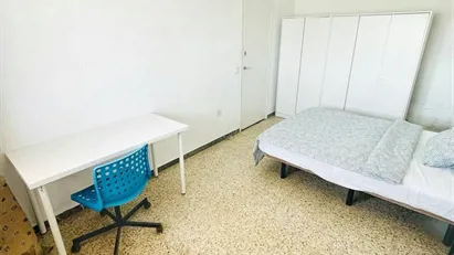 Room for rent in Badalona, Cataluña