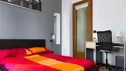 Room for rent in Milano Zona 6 - Barona, Lorenteggio, Milan