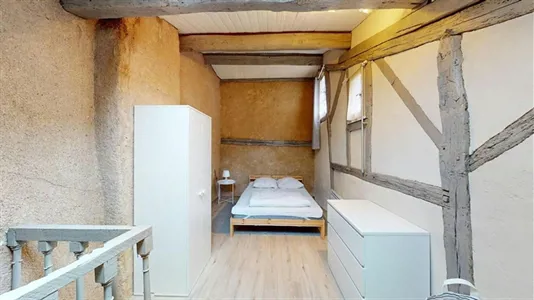 Rooms in Poitiers - photo 3