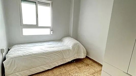 Rooms in Burjassot - photo 1