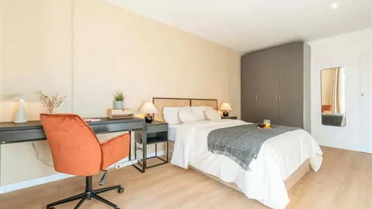 Rooms in Barcelona Ciutat Vella - photo 3