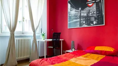 Room for rent in Milano Zona 6 - Barona, Lorenteggio, Milan