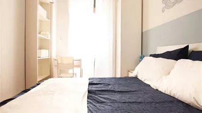 Room for rent in Milano Zona 6 - Barona, Lorenteggio, Milan