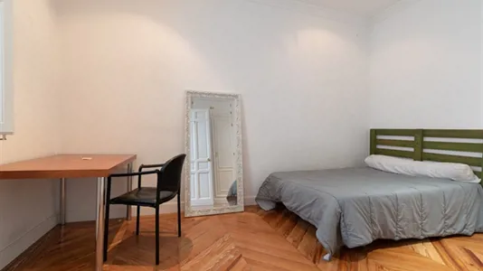 Rooms in Madrid Centro - photo 2