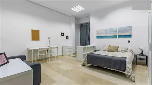 Rooms in Valencia Ciutat Vella - photo 1