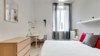 Room for rent in Milano Zona 8 - Fiera, Gallaratese, Quarto Oggiaro, Milan