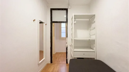 Rooms in Barcelona Ciutat Vella - photo 2