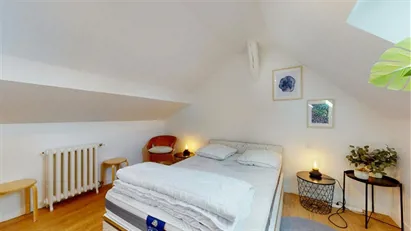 Room for rent in Fontainebleau, Île-de-France