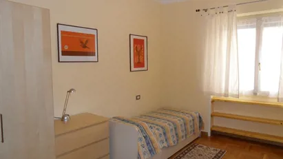 Room for rent in Milano Zona 6 - Barona, Lorenteggio, Milan