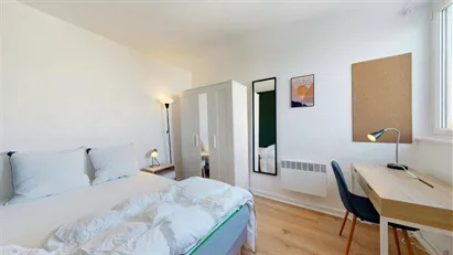 Room for rent in Versailles, Île-de-France