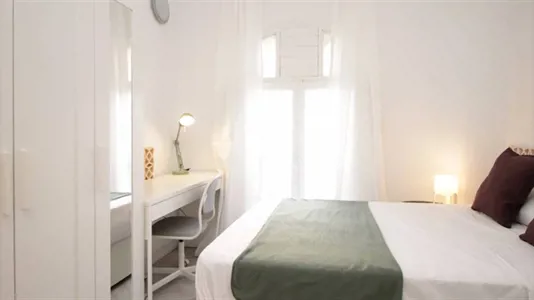 Rooms in Barcelona Eixample - photo 3