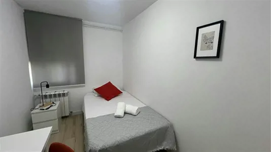 Rooms in Cornellà de Llobregat - photo 1