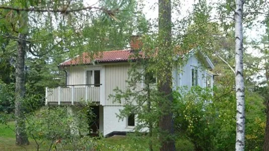 Houses in Värmdö - photo 1