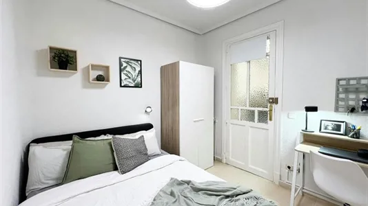 Rooms in Madrid Moncloa-Aravaca - photo 1