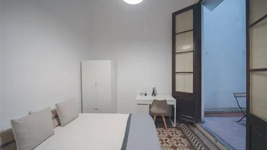 Rooms in Barcelona Ciutat Vella - photo 1