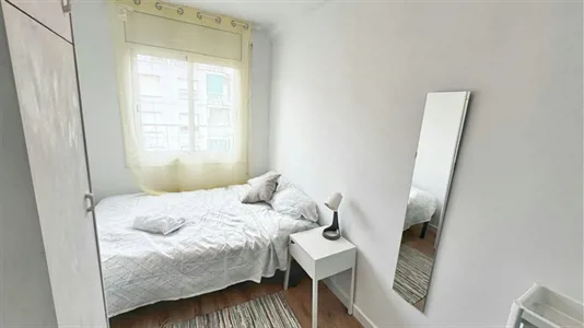 Rooms in Badalona - photo 2