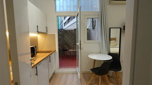 Rooms in Barcelona Eixample - photo 3