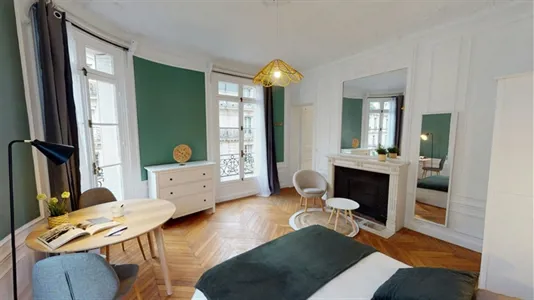 Rooms in Paris 16éme arrondissement (North) - photo 3