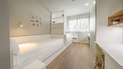 Room for rent in Barcelona Sarrià-St. Gervasi, Barcelona