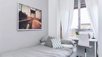 Room for rent in Milano Zona 6 - Barona, Lorenteggio, Milan Room for rent in Milano Zona 6 - Barona, Lorenteggio, Milan