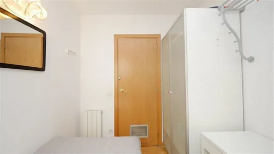 Rooms in Barcelona Ciutat Vella - photo 3