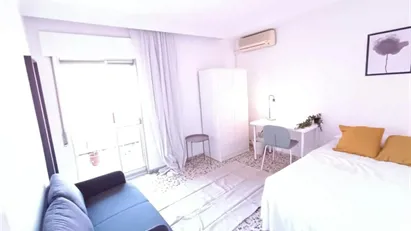 Room for rent in Hacienda de Su Eminencia, Andalucía