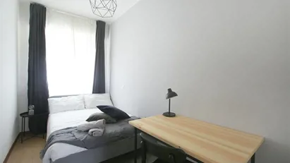 Room for rent in Milano Zona 7 - Baggio, De Angeli, San Siro, Milan