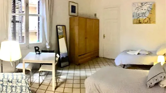 Rooms in Barcelona Ciutat Vella - photo 1