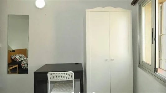 Rooms in Barcelona Ciutat Vella - photo 3